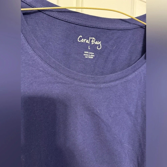 NWT Women’s Coral Bay Navy Top Sz Large - Picture 2 of 3